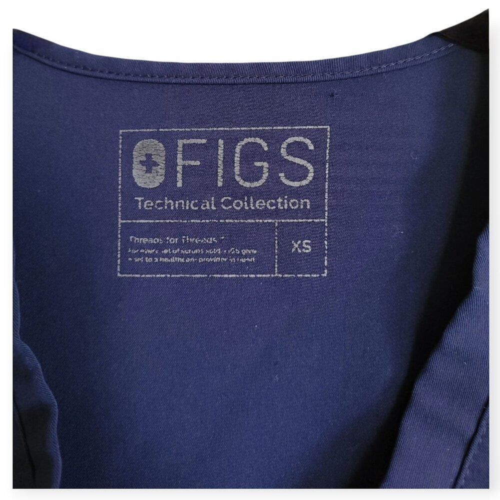 FIGS Navy Blue Casma Scrub Top XS Women’s V-Neck Three-Pocket Trendy Workwear - Picture 3 of 7